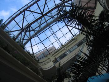 Retracting roof over La Quinta